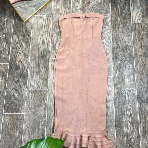 HOUSE OF CB ‘Fabrizia’ Tan Bandage Strapless Dress NWOT - Picture 8 of 11